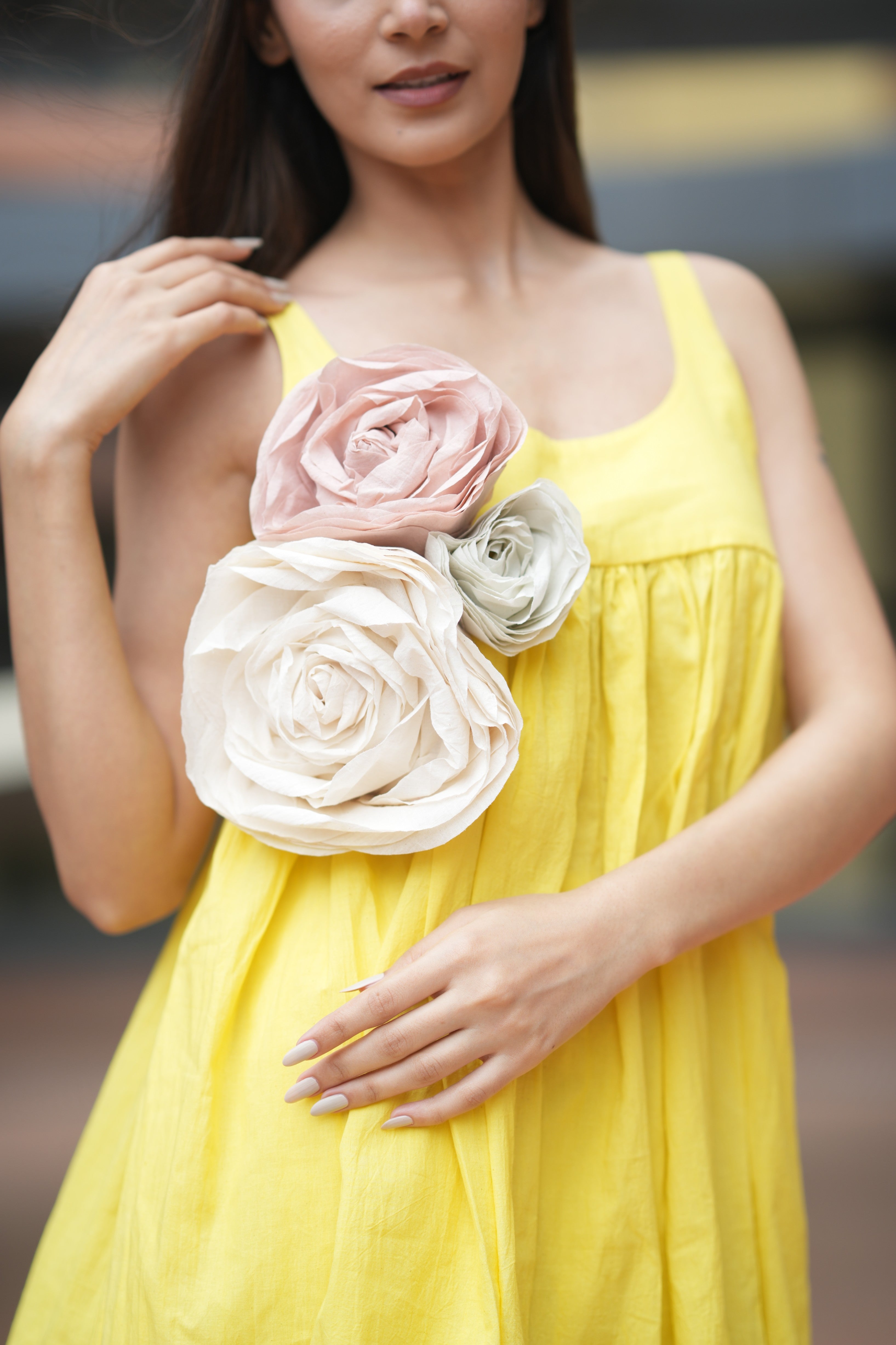 Bright yellow with 3 roses